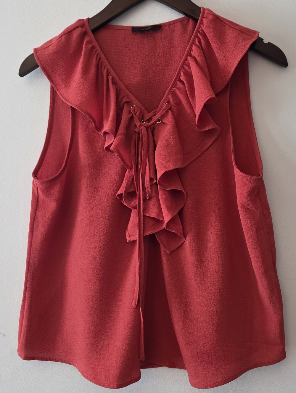 E & M Sleeveless Ruffle-Neck Coral Blouse Size L